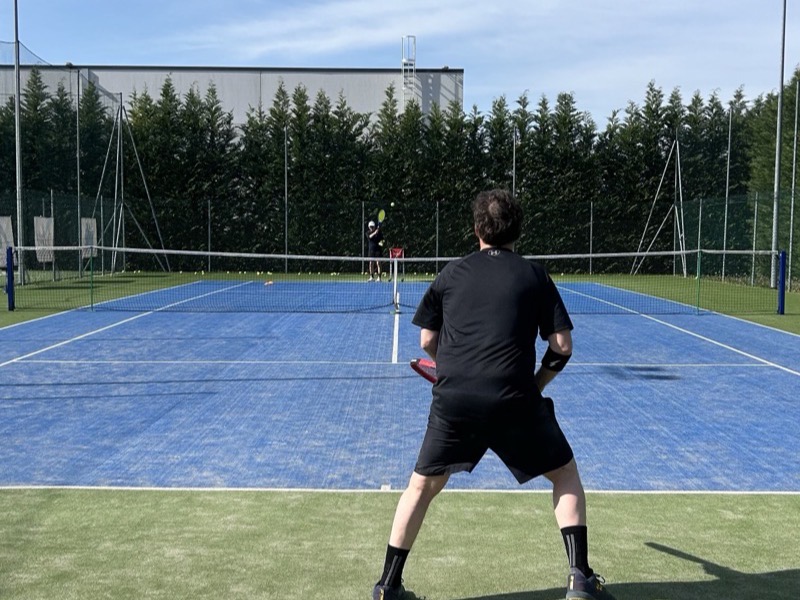 Campo da tennis del M9 Sport Club
