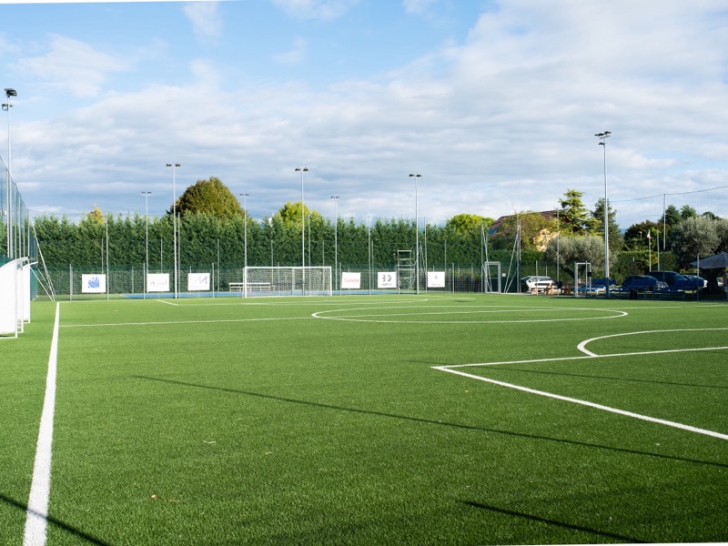 Campo di calcio a 8 del M9 Sport Club
